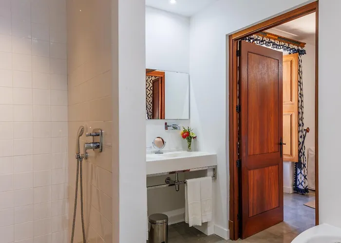 Отель Llenaire 3*