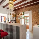 Llenaire Hotel