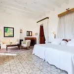 Llenaire Hotel 3*