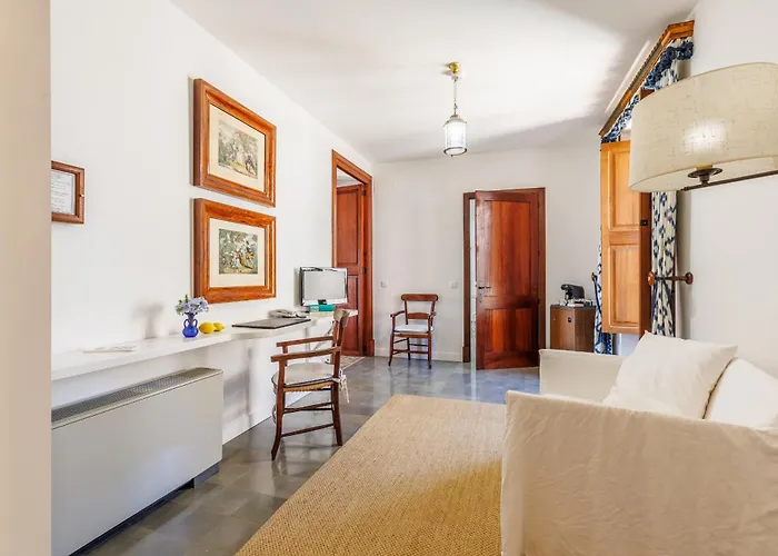 Llenaire מלון פורט דה פולנסה