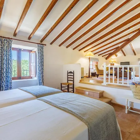 Llenaire Hotel