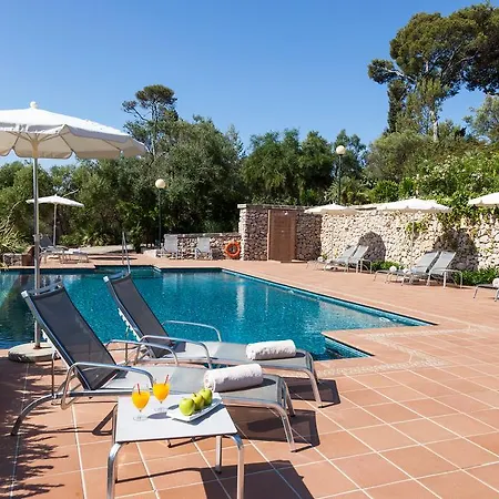 Llenaire Hotel