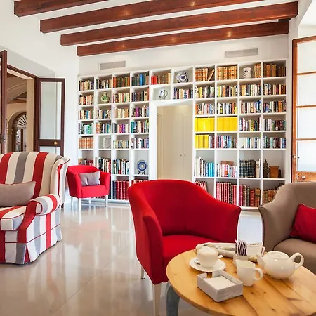 Llenaire Hotel